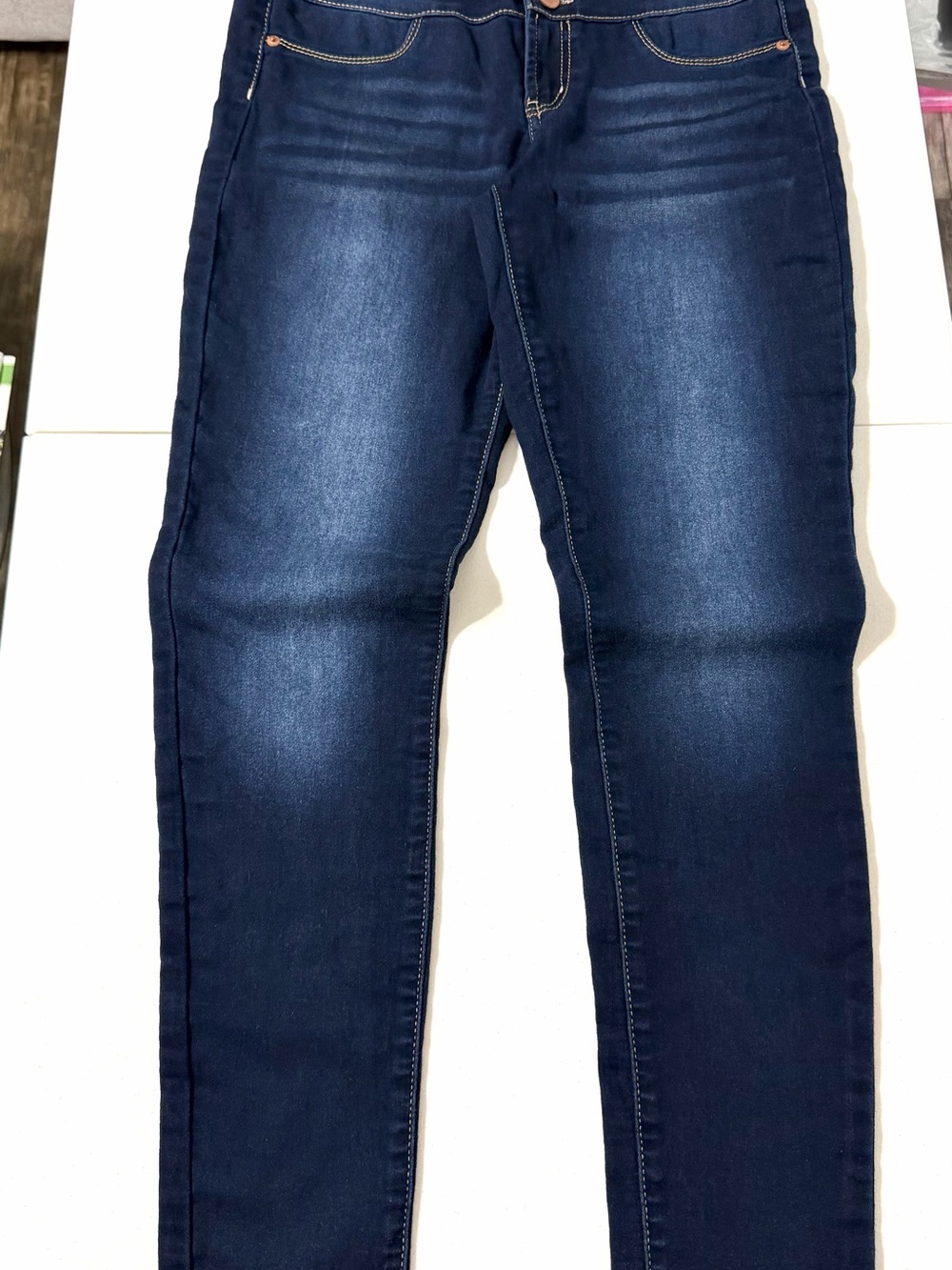 Women’s dark wash stretch No Boundaries Mid-Rise Skinny Jeans size 11 T0155